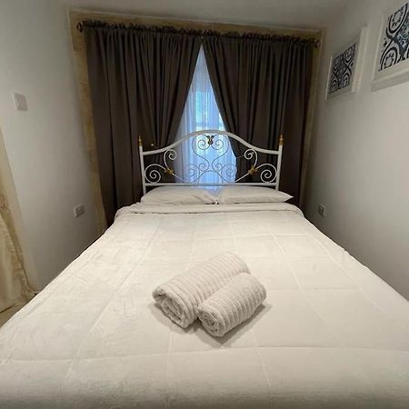 Charming 200 Year Old Cottage With Yard Żabbar 외부 사진